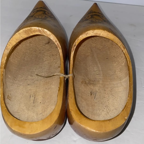 VTG Holland Dutch Hand Carved Wooden Wood Clogs Shoes Country Windmill Pictures - Picture 3 of 7